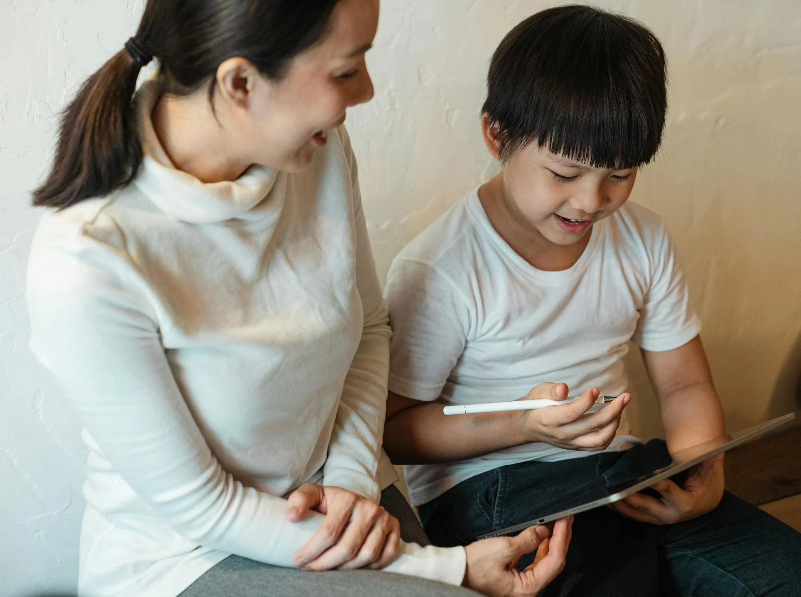 parent-helping-their-child-with-schoolwork