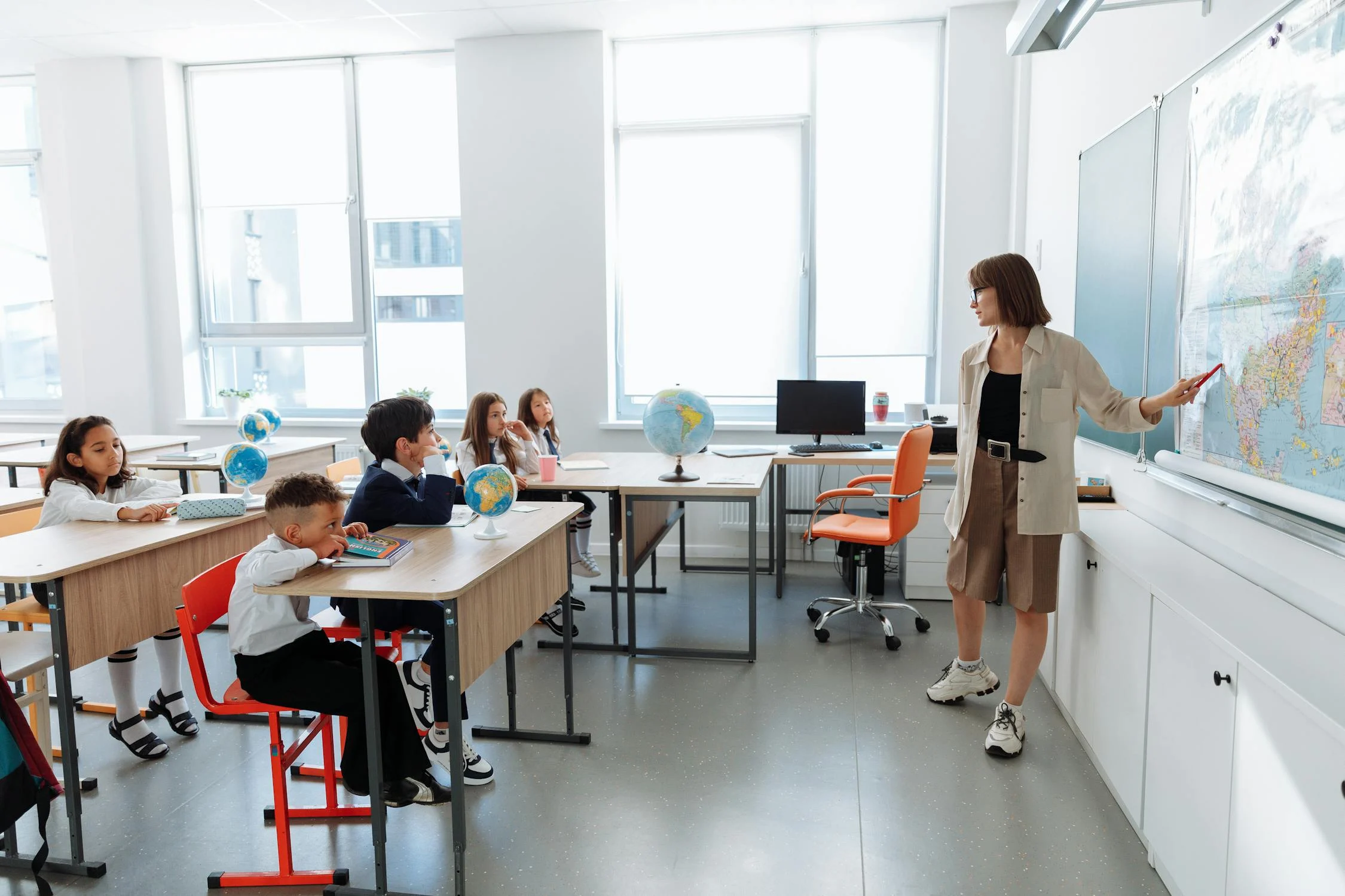 Ace the PSLE English Oral in 2025: Your Child's Communication Advantage 